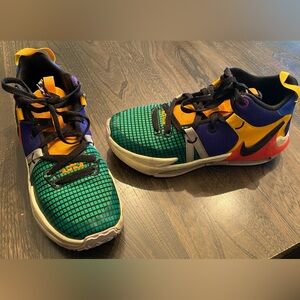 BOYS' NIKE BIG KID LEBRON WITNESS VII BASKETBALL SHOES SZ 6.5